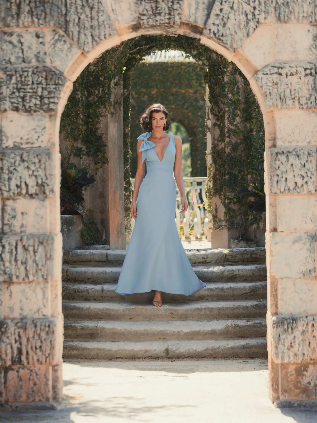 Blue Sleeveless V Neck Bow Detail Mermaid Gown - Designer Collection